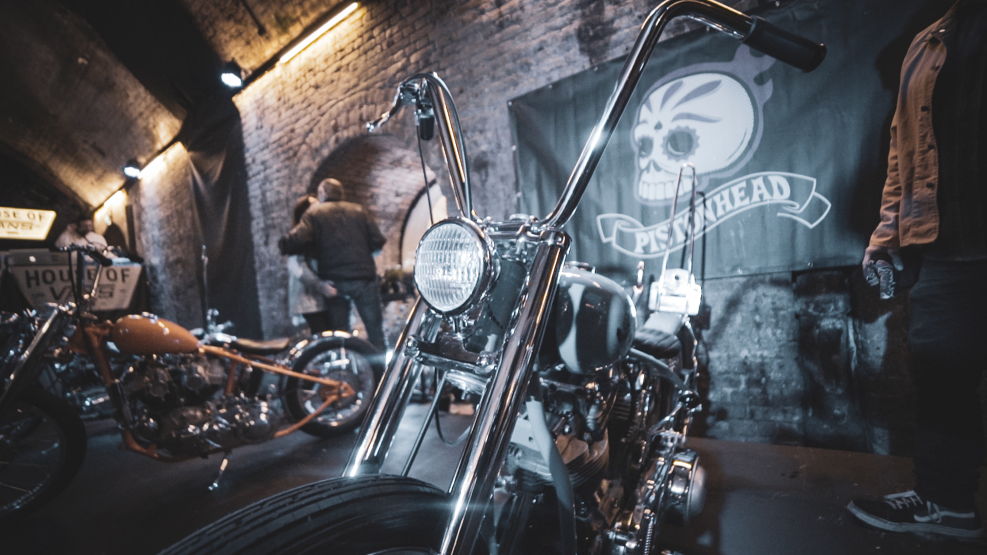 telegram Op te slaan Intentie Bikes & Beers: Pistonhead Bike Launch @ House of Vans - Pistonhead